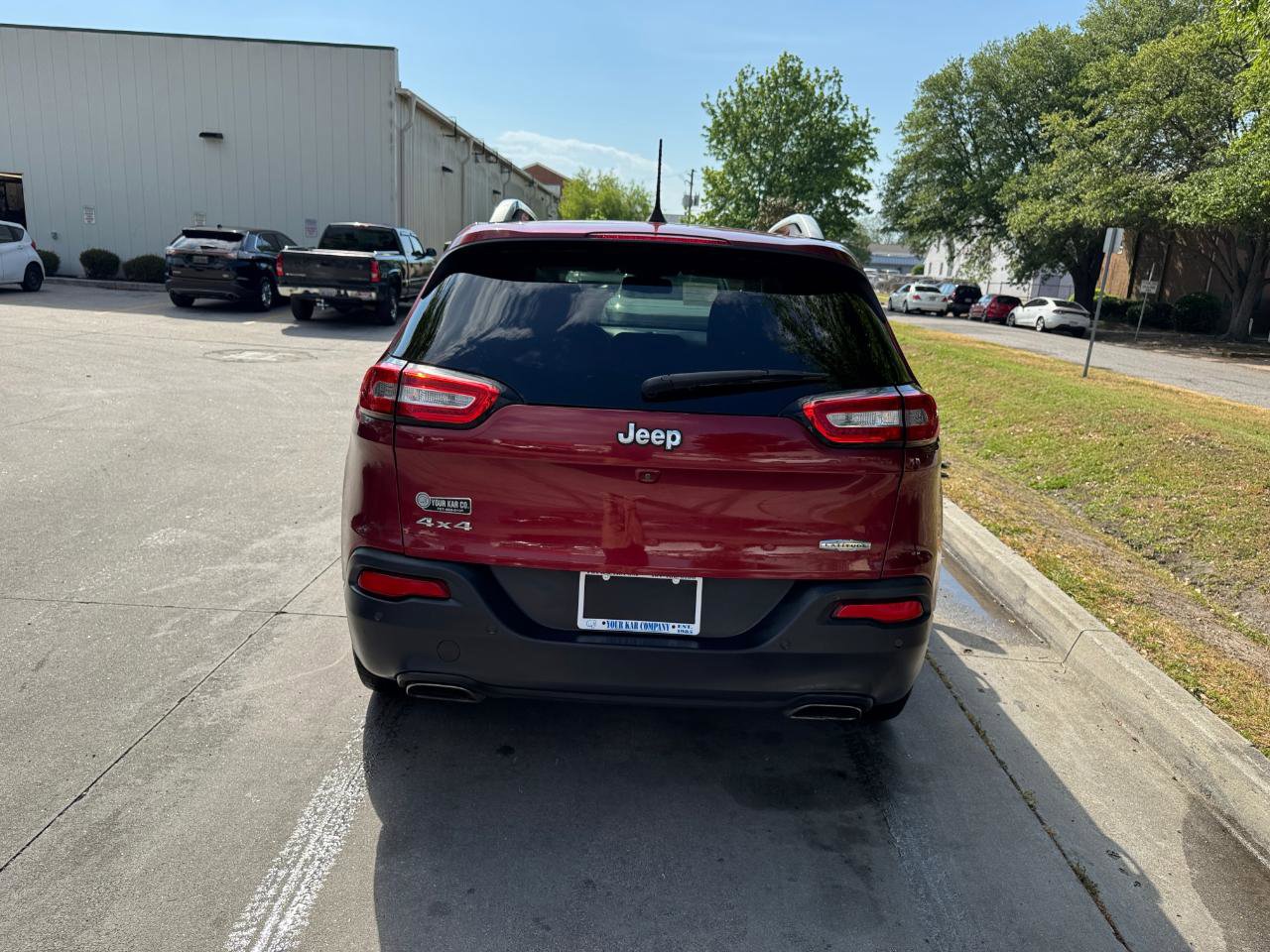 Used 2016 Jeep Cherokee Latitude w/ Safety/Convenience Group AWD/4WD image 10