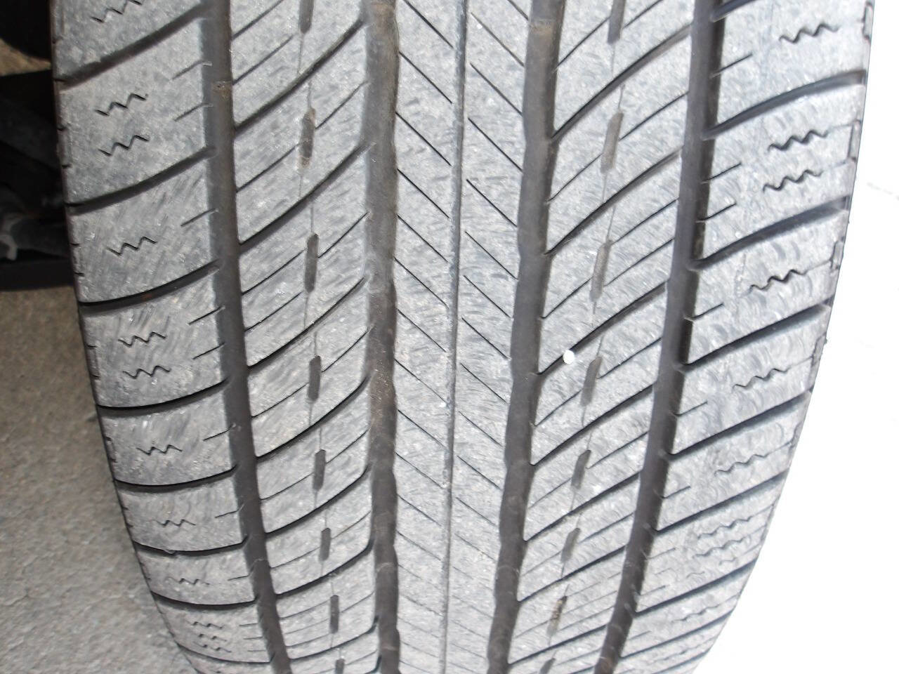 Used 2014 Lincoln MKS image 40