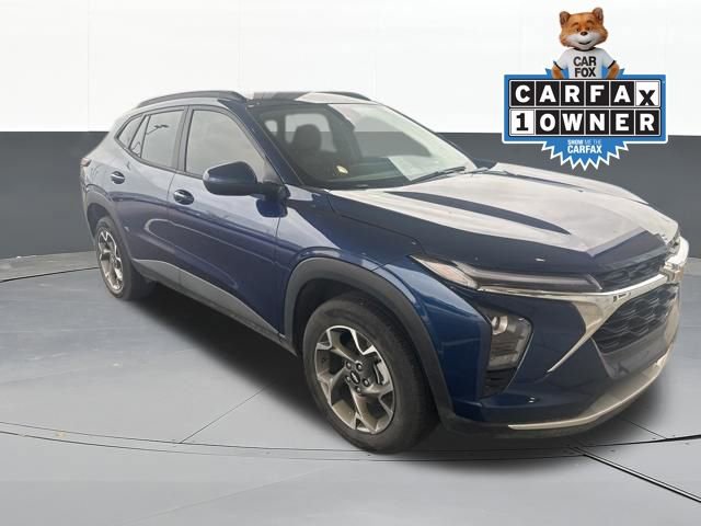 Used 2024 Chevrolet Trax LT w/ Driver Confidence Package image 1