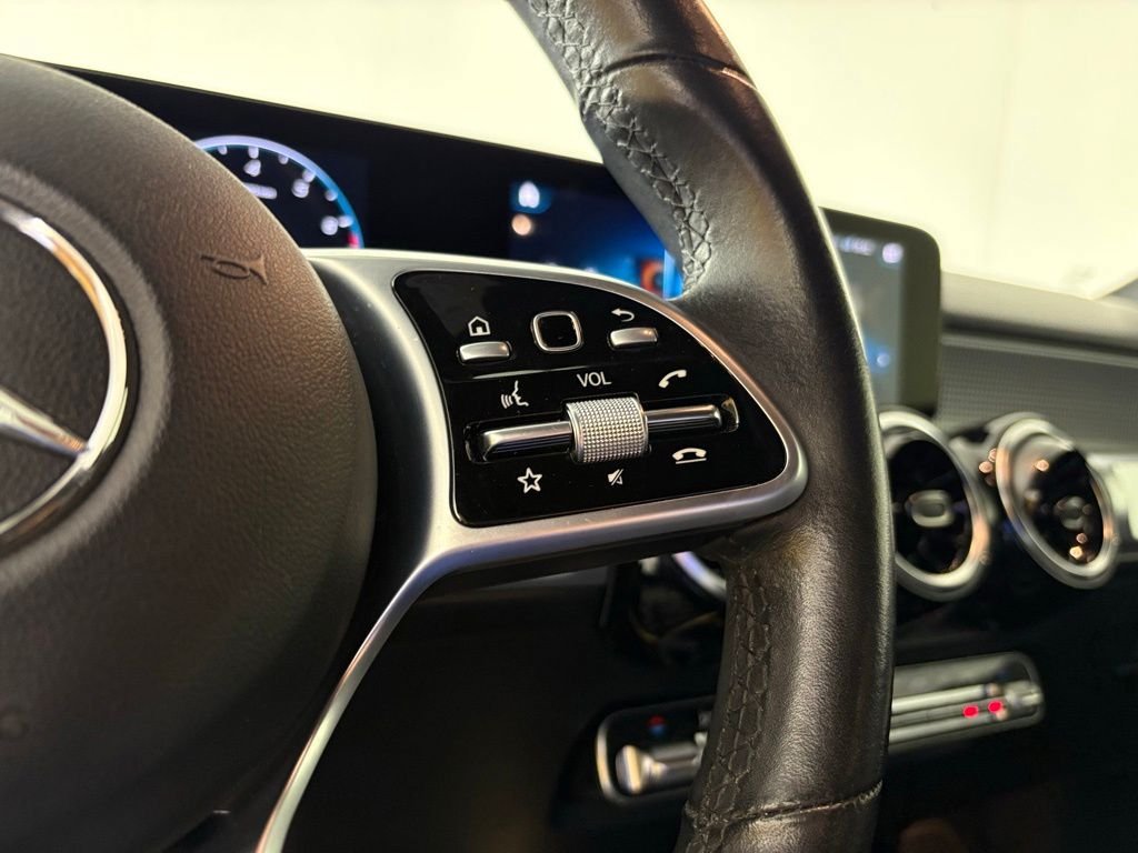 Used 2022 Mercedes-Benz GLB 250 image 20