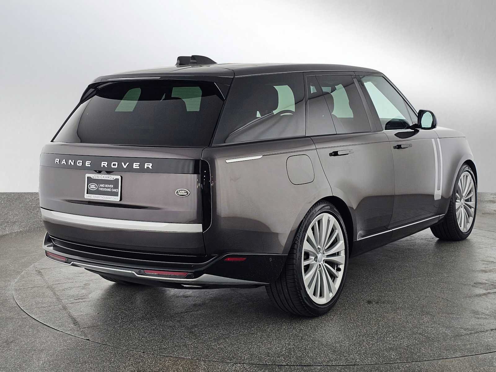 Used 2023 Land Rover Range Rover First Edition AWD/4WD image 5
