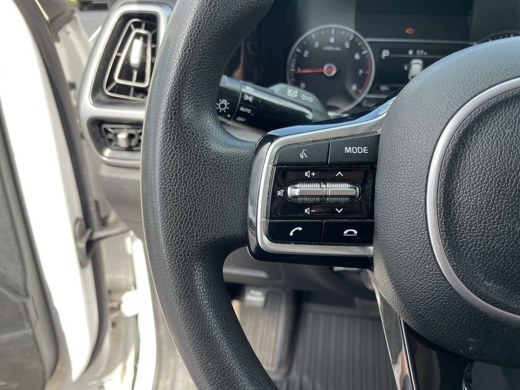 Used 2022 Kia Sorento LX AWD/4WD image 15