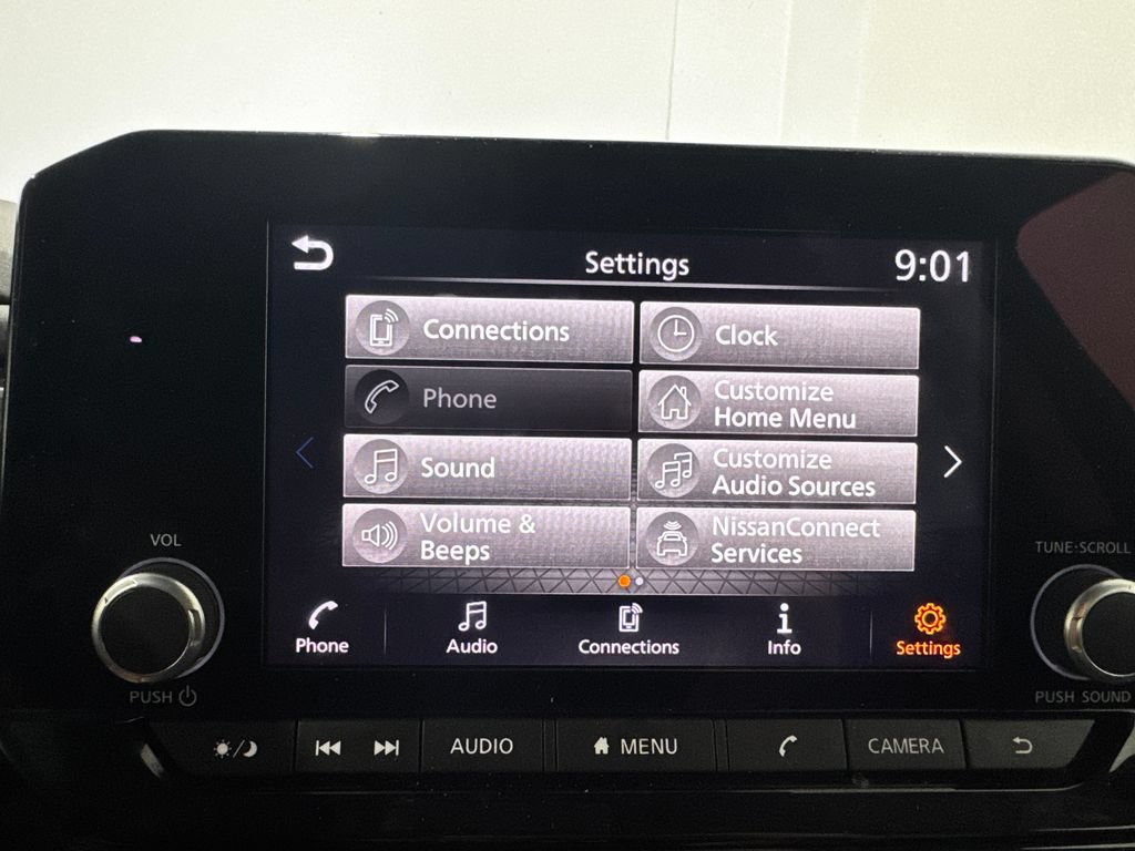 Used 2025 Nissan Pathfinder SV AWD/4WD image 40