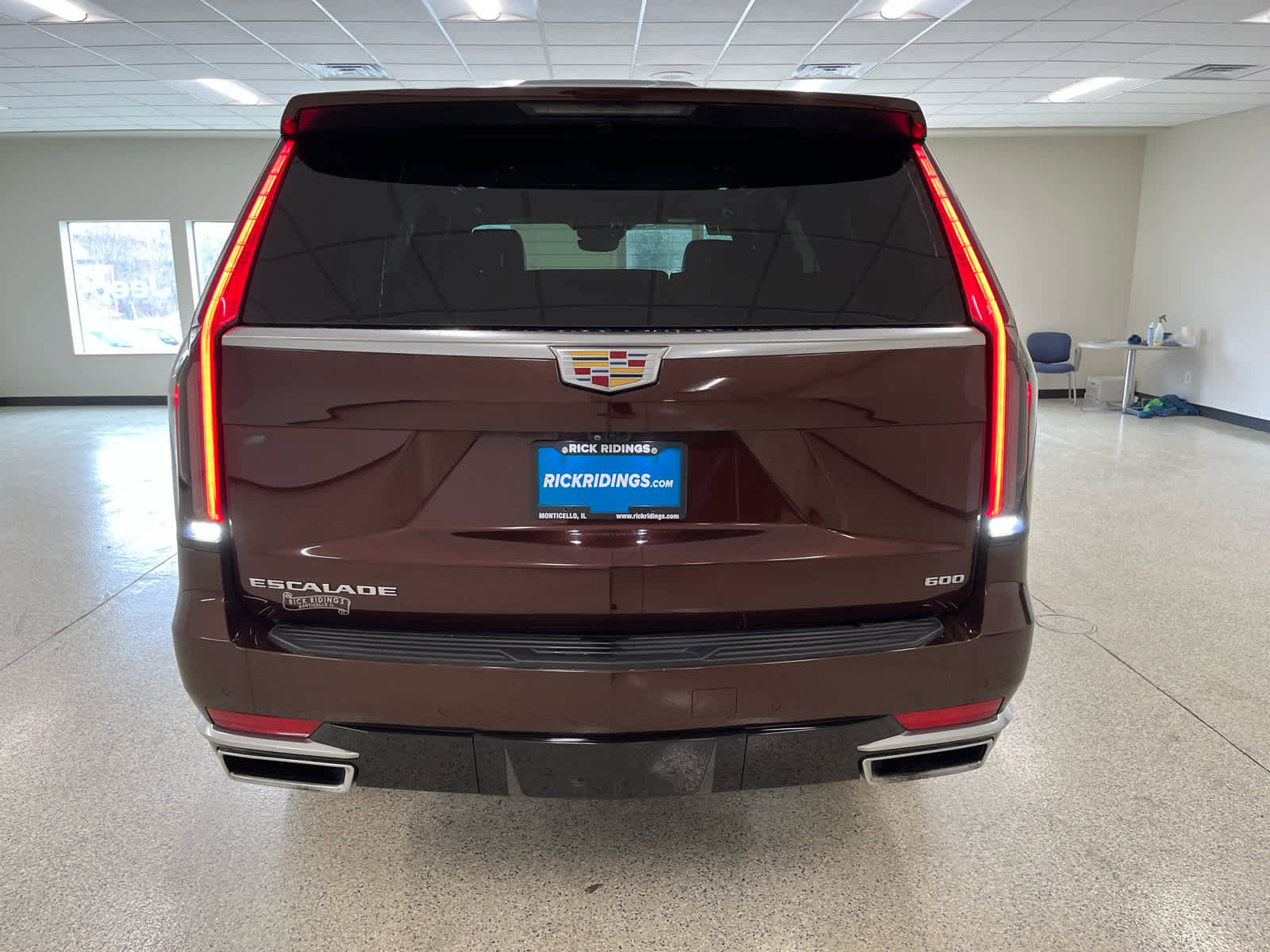 Used 2023 Cadillac Escalade Premium Luxury image 8