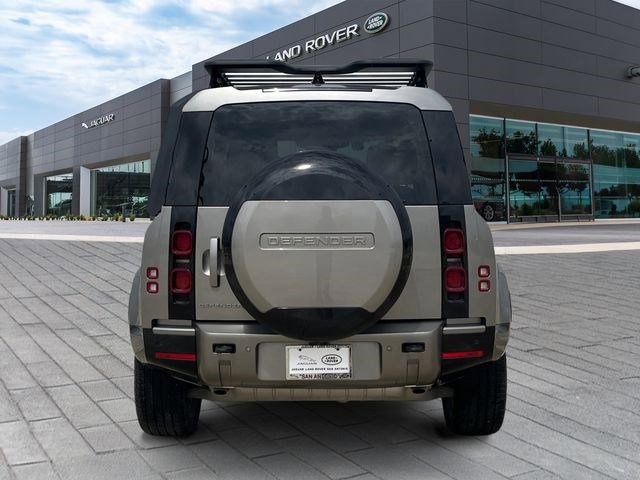 Used 2025 Land Rover Defender 110 X-Dynamic SE AWD/4WD image 4