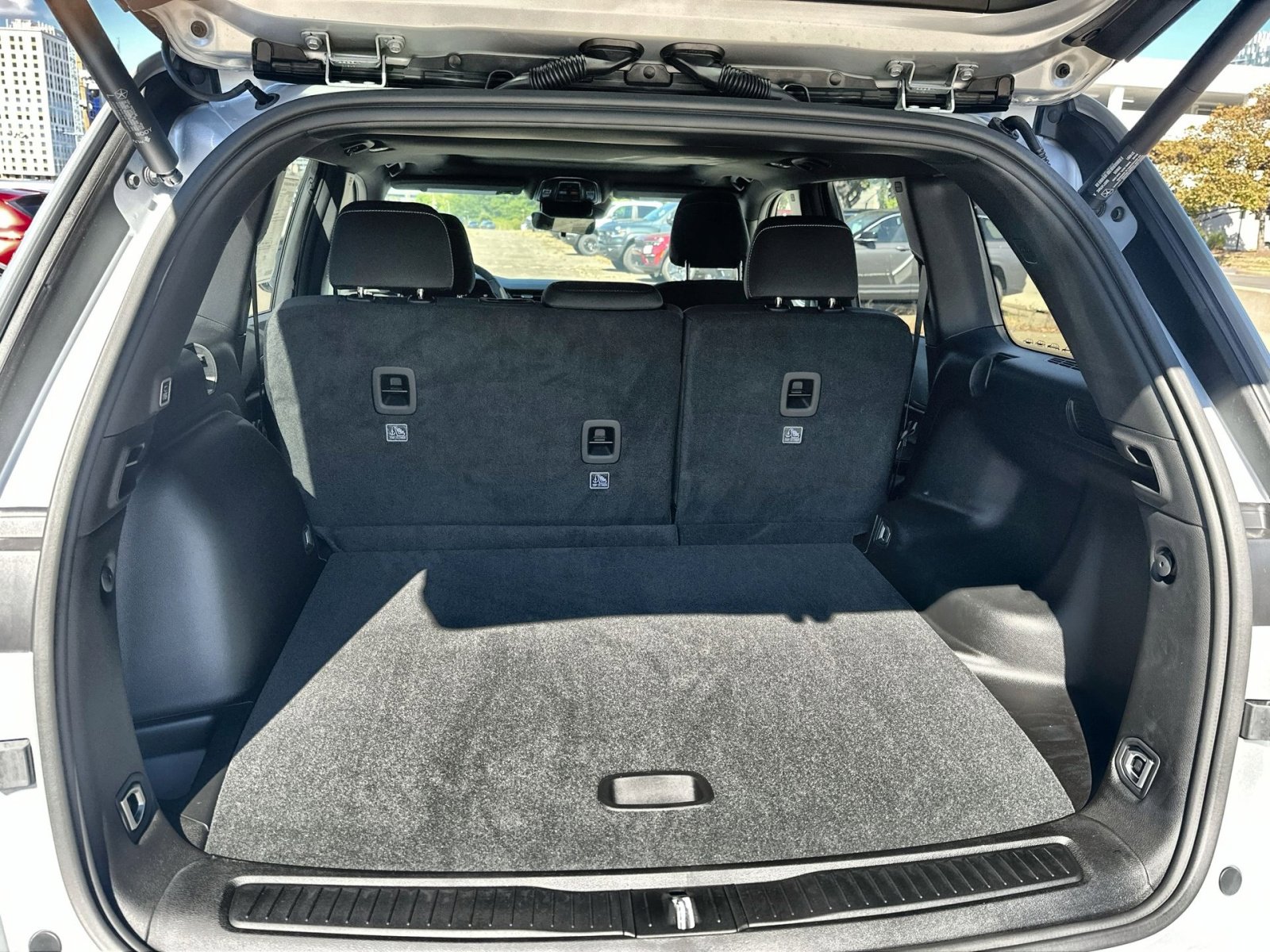 New 2025 Jeep Grand Cherokee Laredo w/ Luxury Tech Group I image 25