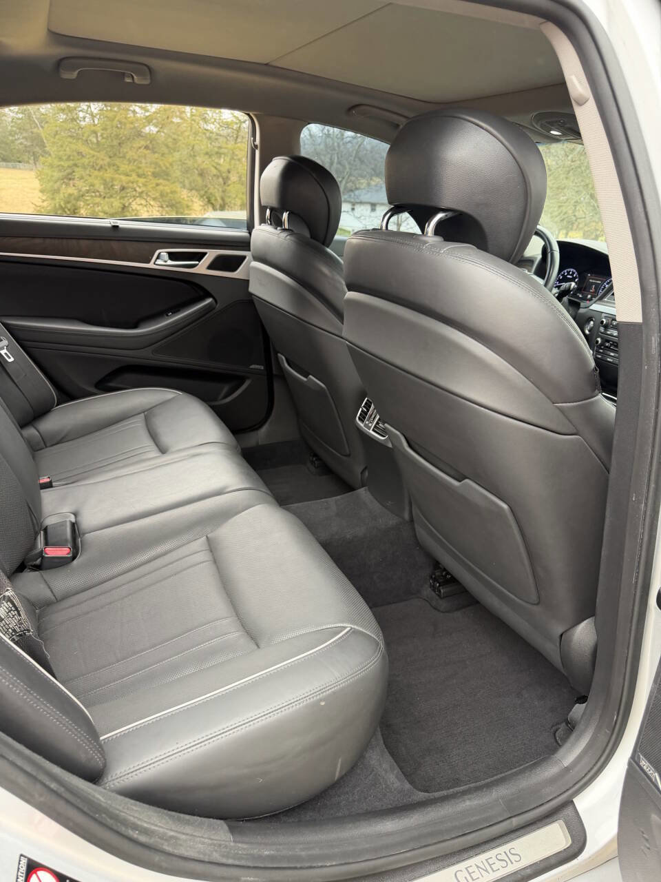 Used 2015 Hyundai Genesis 5.0 image 24