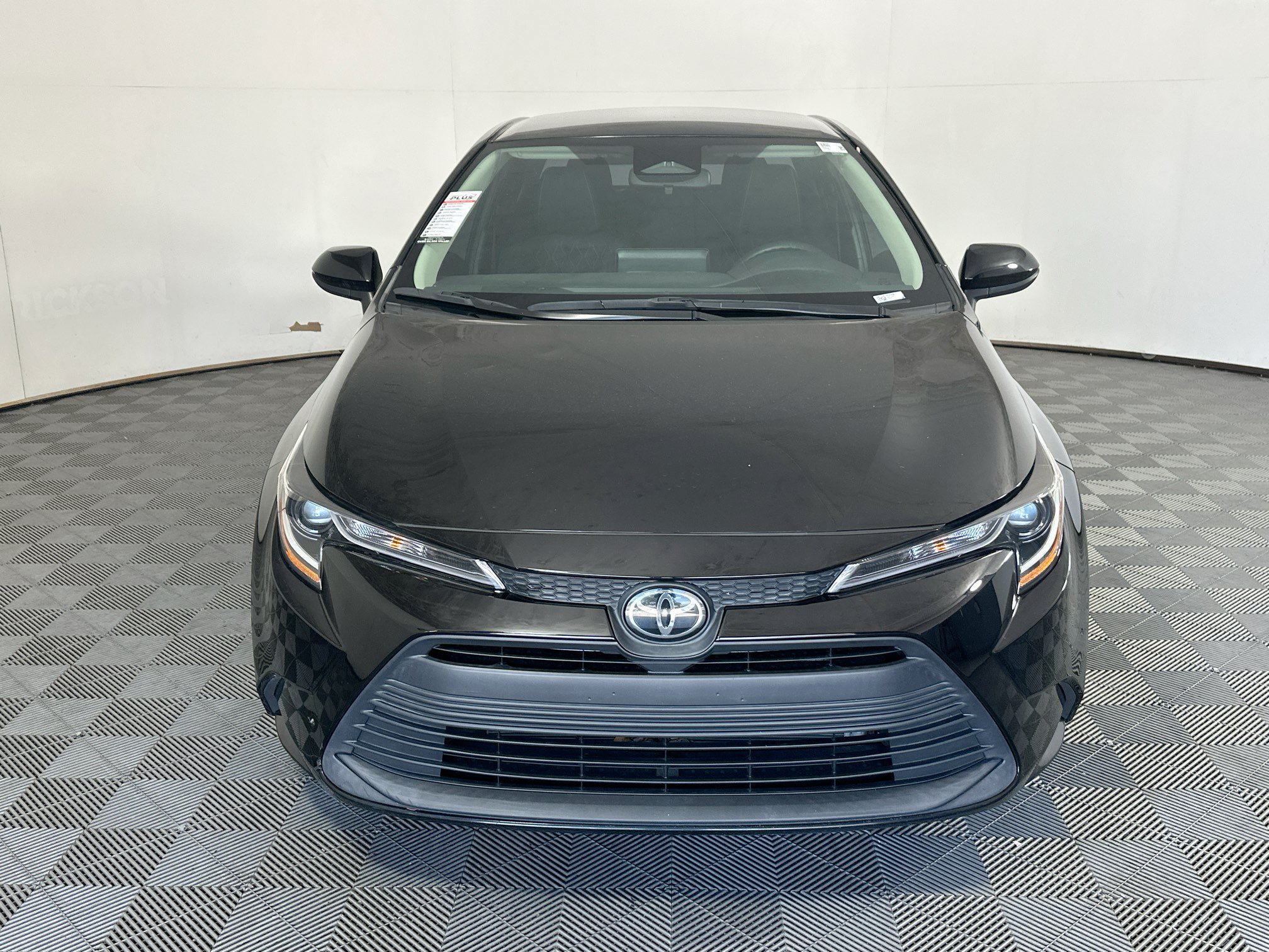 Used 2023 Toyota Corolla LE FWD image 8