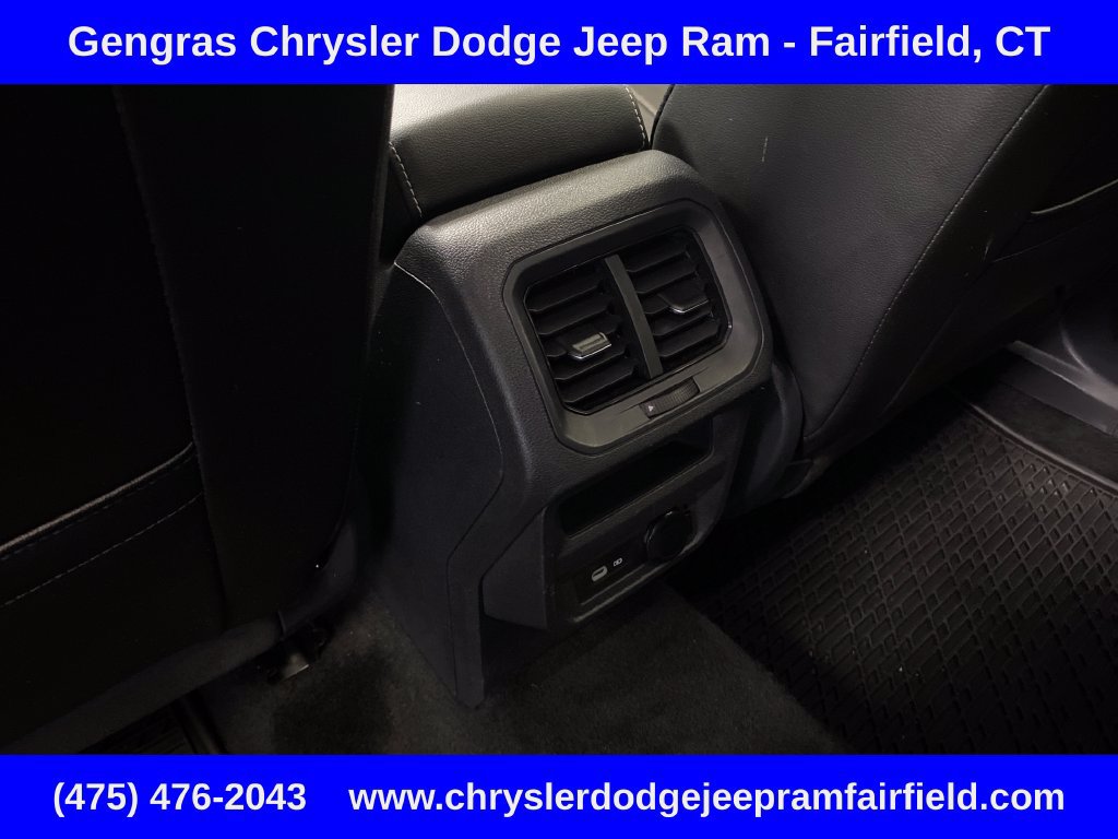 Used 2023 Volkswagen Tiguan SE AWD/4WD image 27