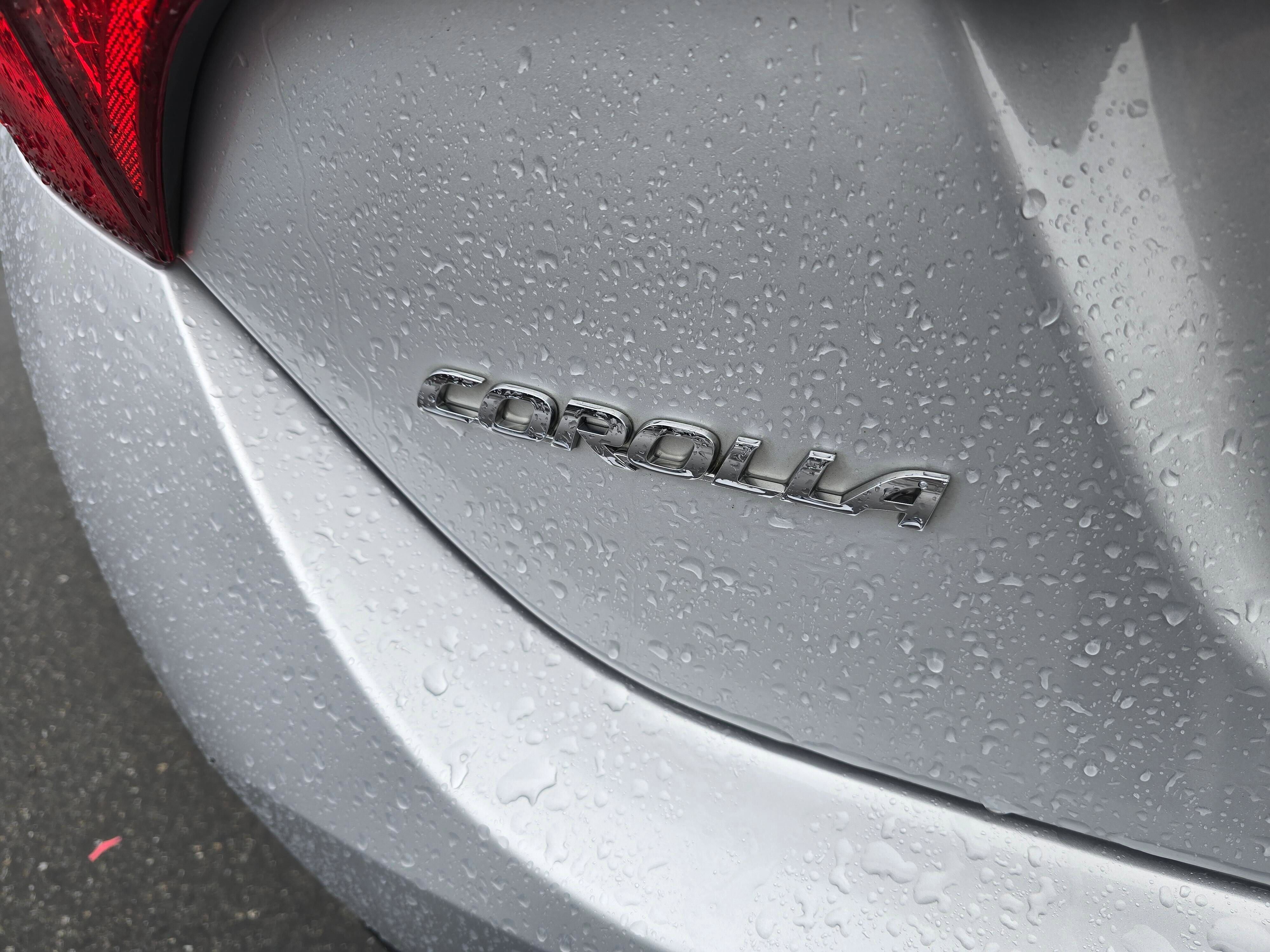 Used 2015 Toyota Corolla S FWD image 9