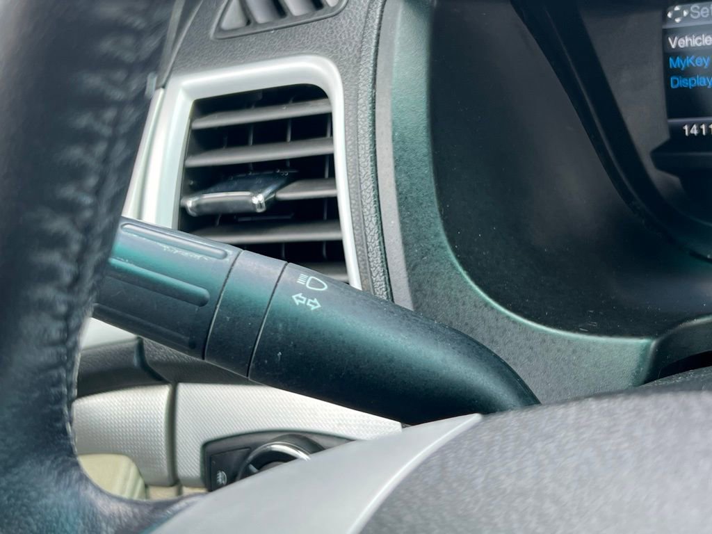 Used 2015 Ford Explorer XLT w/ Equipment Group 202A AWD/4WD image 33