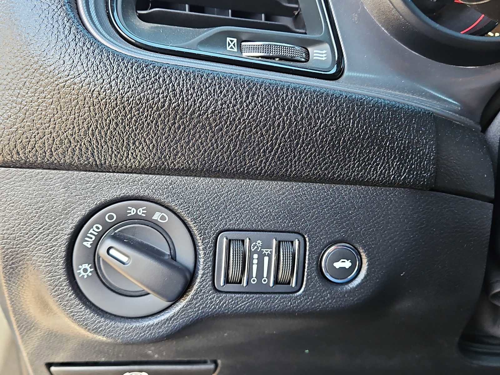 Used 2023 Dodge Challenger R/T w/ Blacktop Package image 17