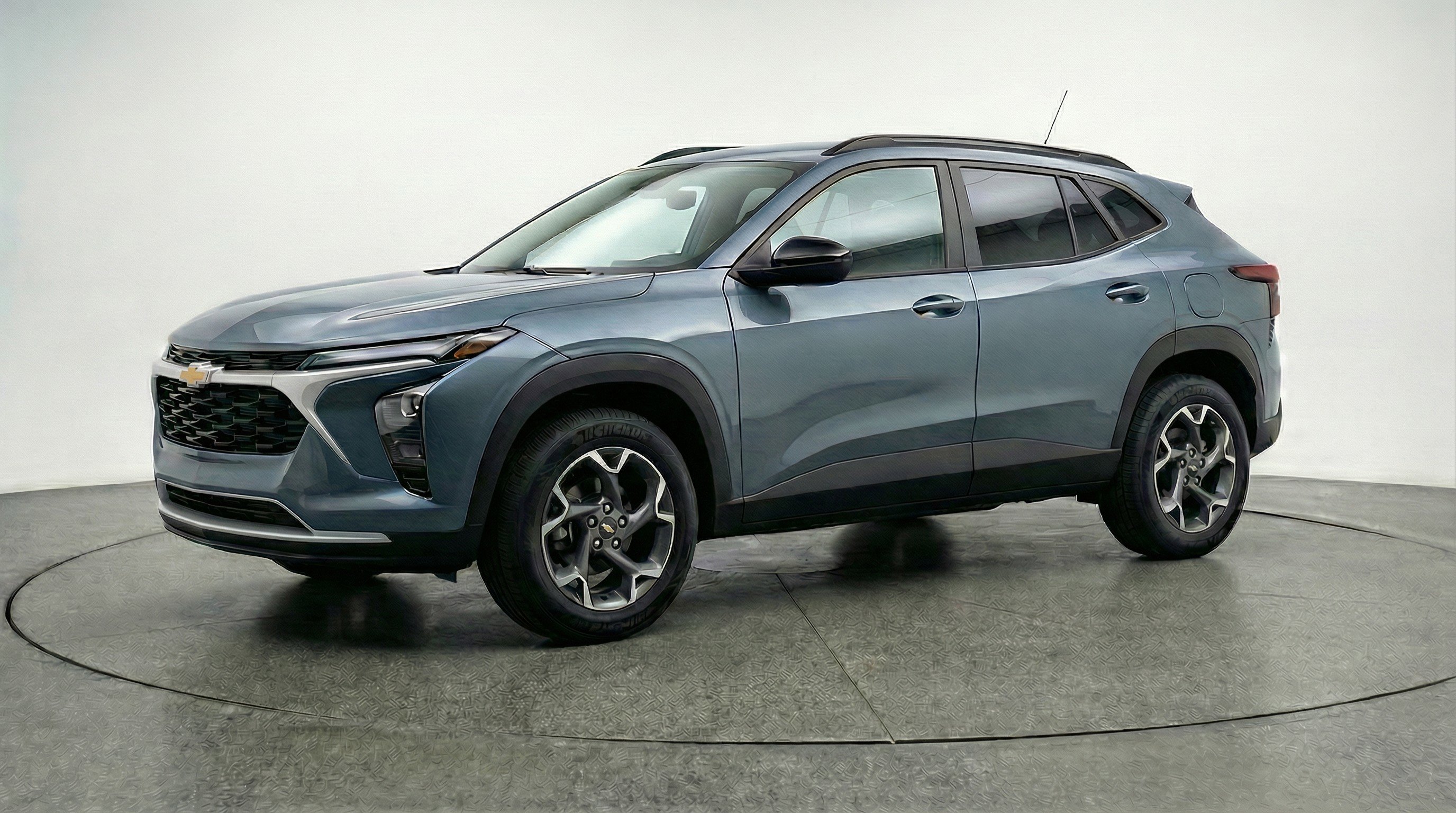 Used 2025 Chevrolet Trax LT image 3