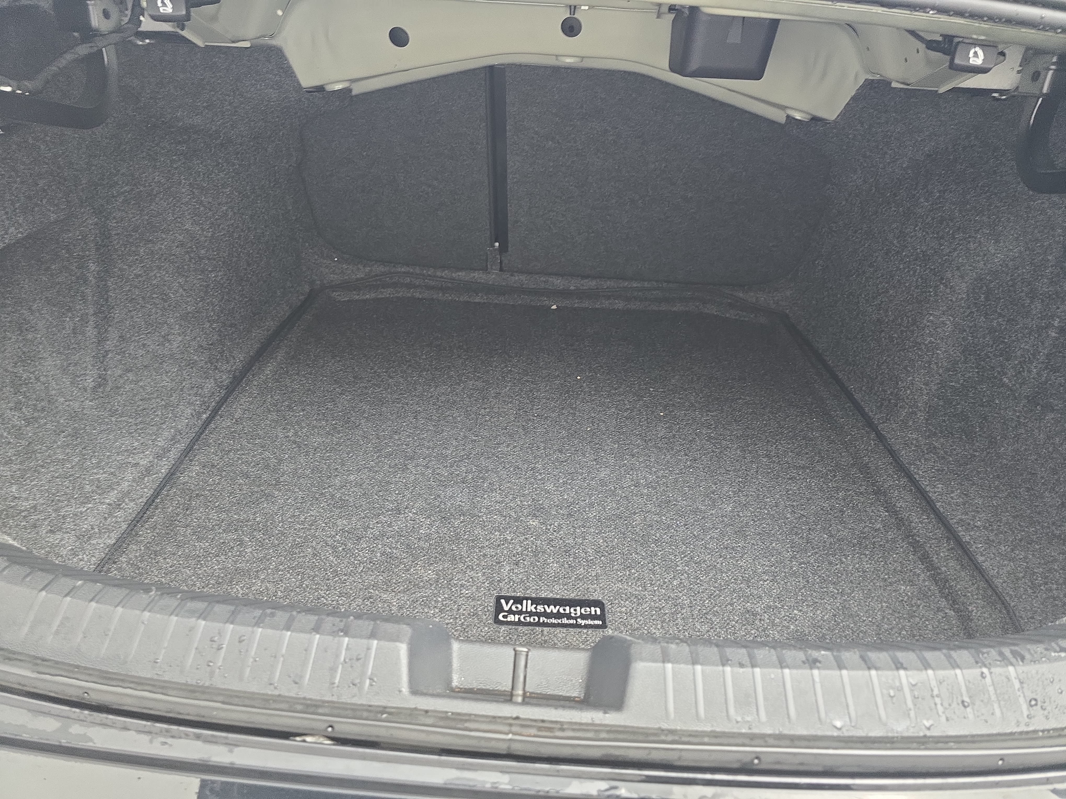 Certified 2025 Volkswagen Jetta SE FWD image 12