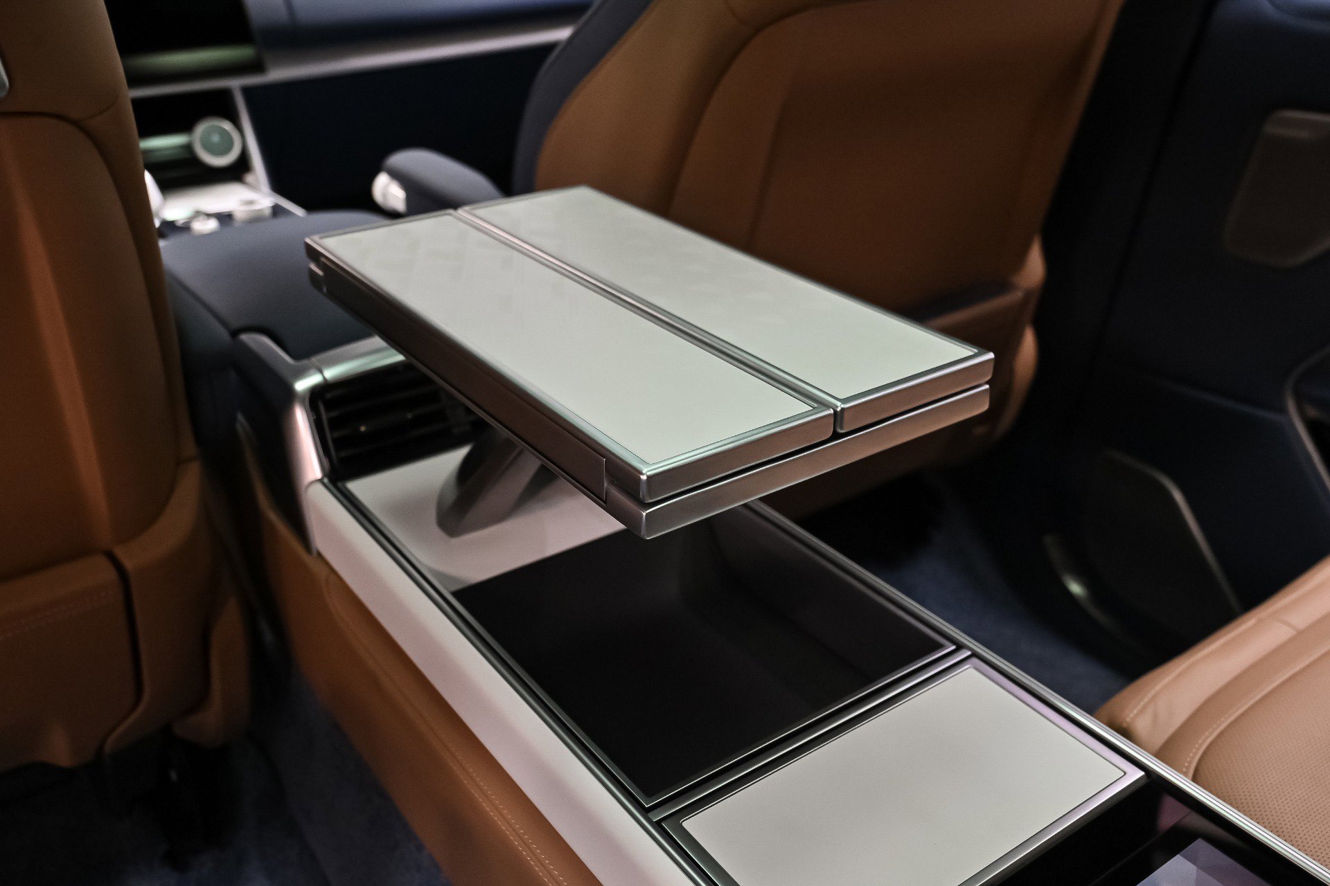 Used 2023 Land Rover Range Rover LWB SV Autobiography image 38