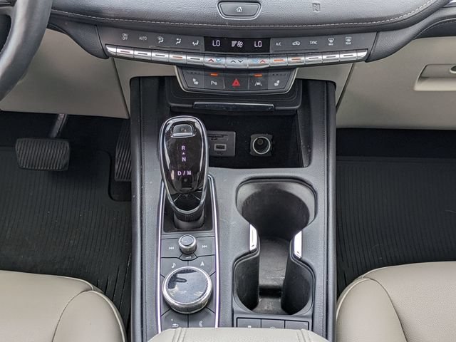 Used 2021 Cadillac XT4 Luxury w/ Cold Weather Package AWD/4WD image 19