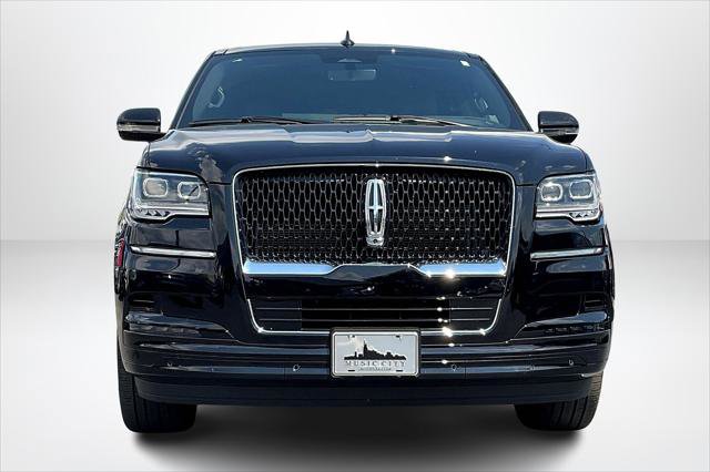 Used 2024 Lincoln Navigator Reserve w/ Monochromatic Package image 2