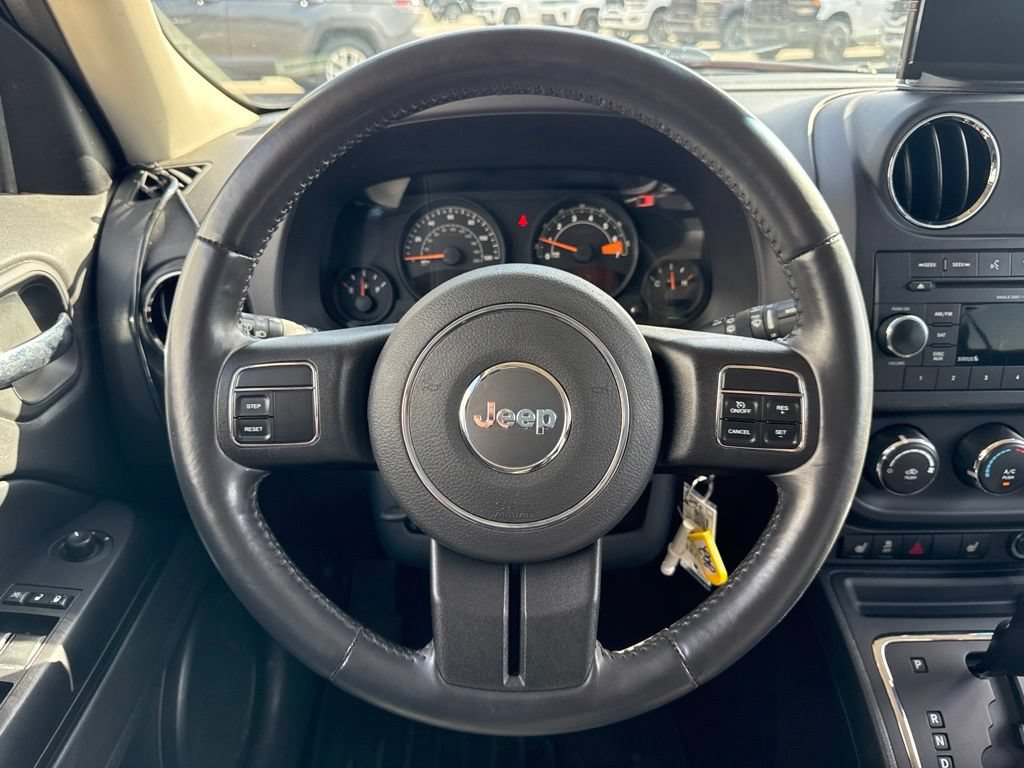Used 2014 Jeep Patriot Latitude AWD/4WD image 24