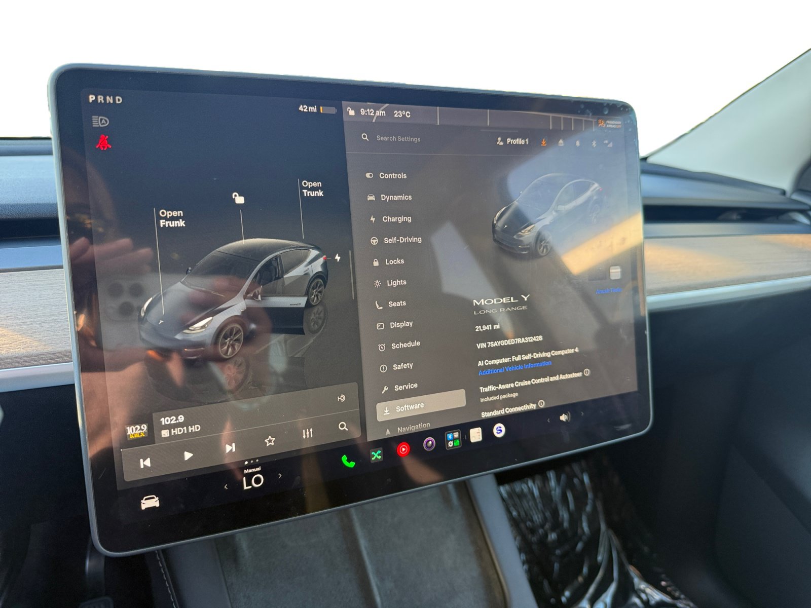Used 2024 Tesla Model Y 2WD image 11