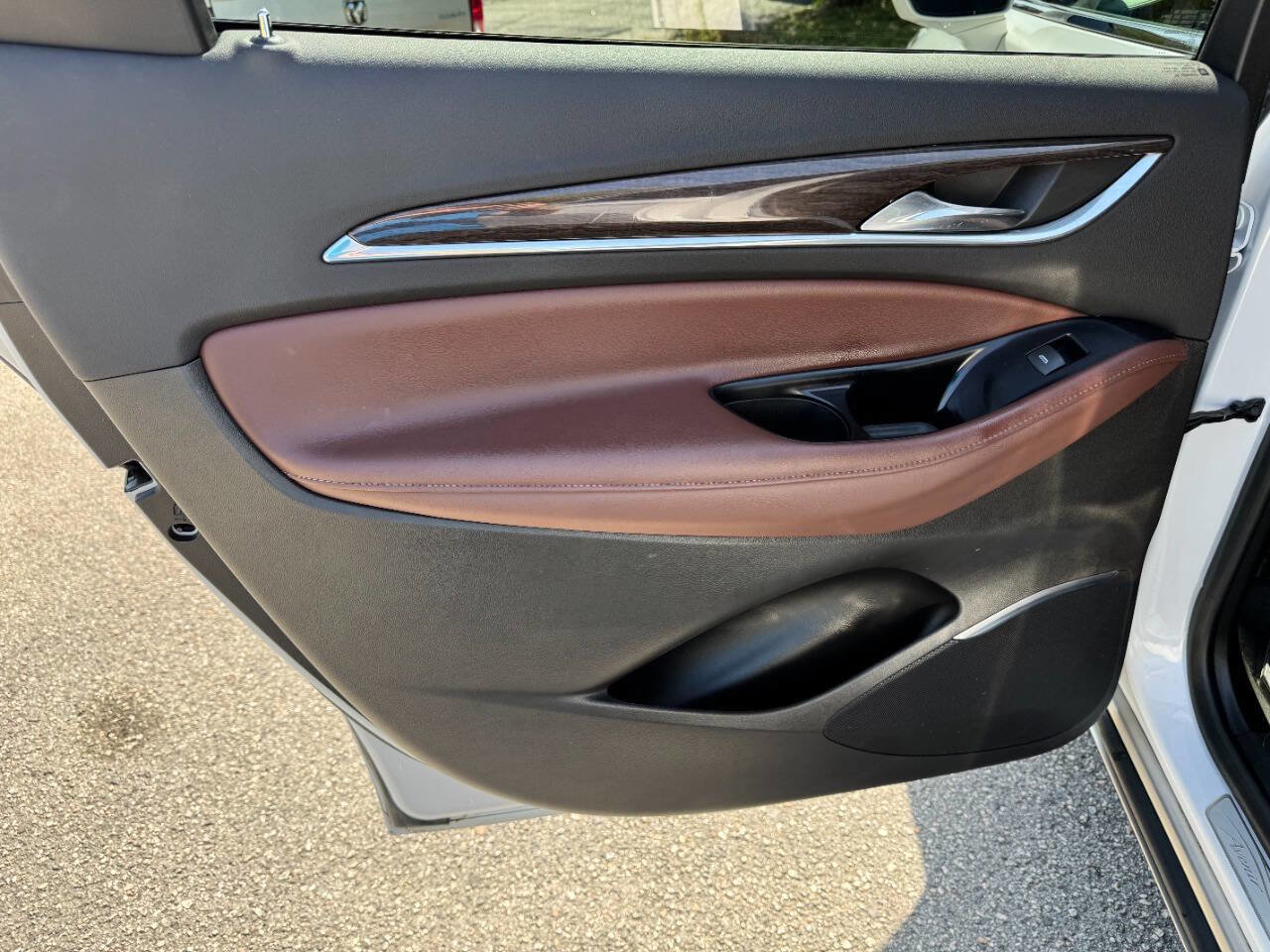 Used 2018 Buick Enclave Avenir w/ Avenir Technology Package image 42