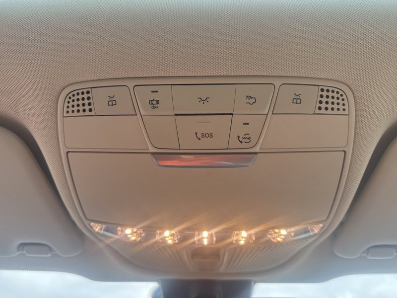 Used 2021 Mercedes-Benz GLC 300 4MATIC image 40