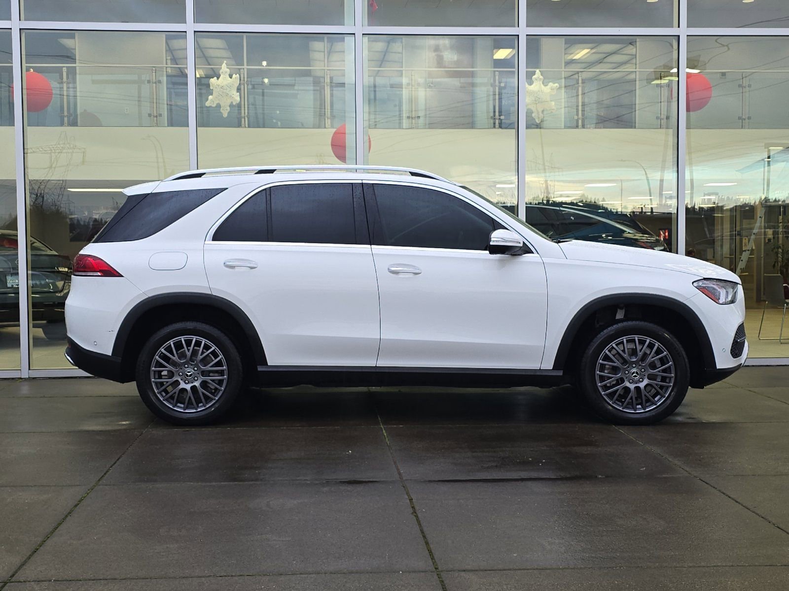 Used 2021 Mercedes-Benz GLE 350 4MATIC image 2