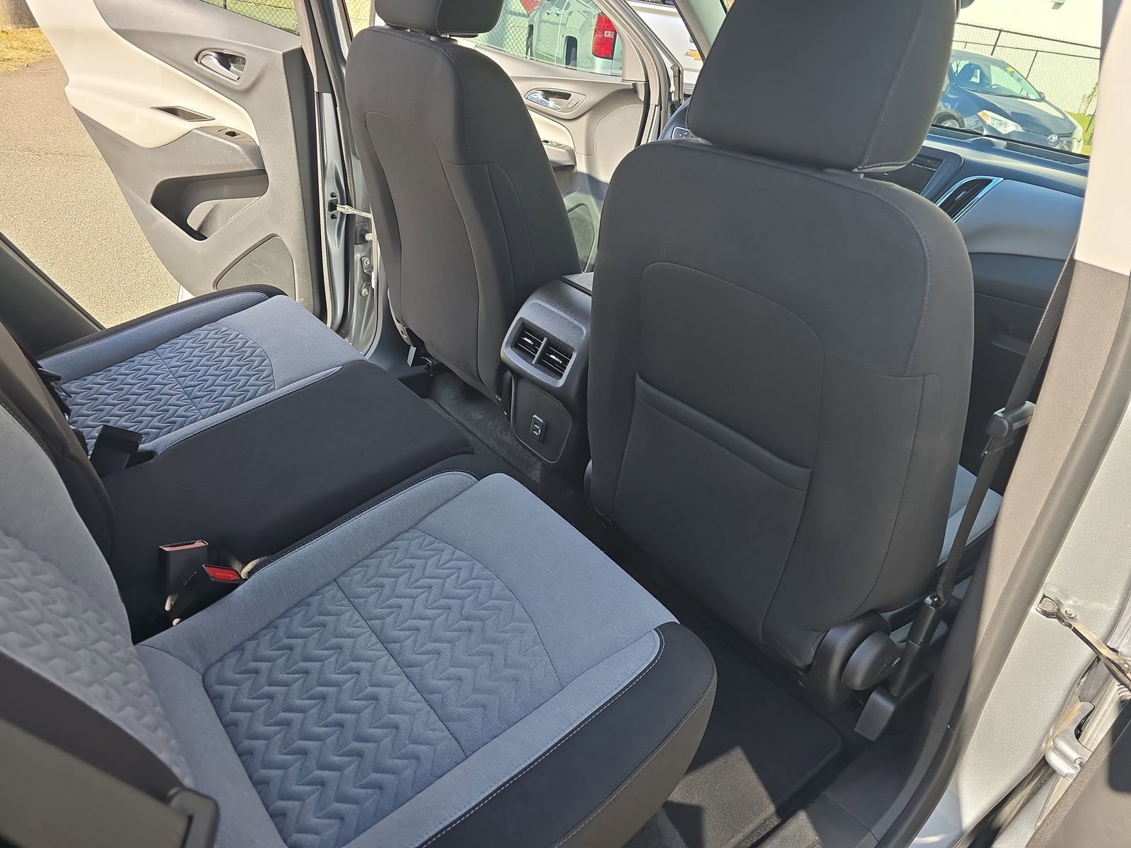 Used 2023 Chevrolet Equinox LS image 17