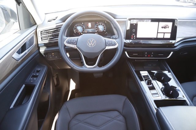 Used 2024 Volkswagen Atlas SE image 22