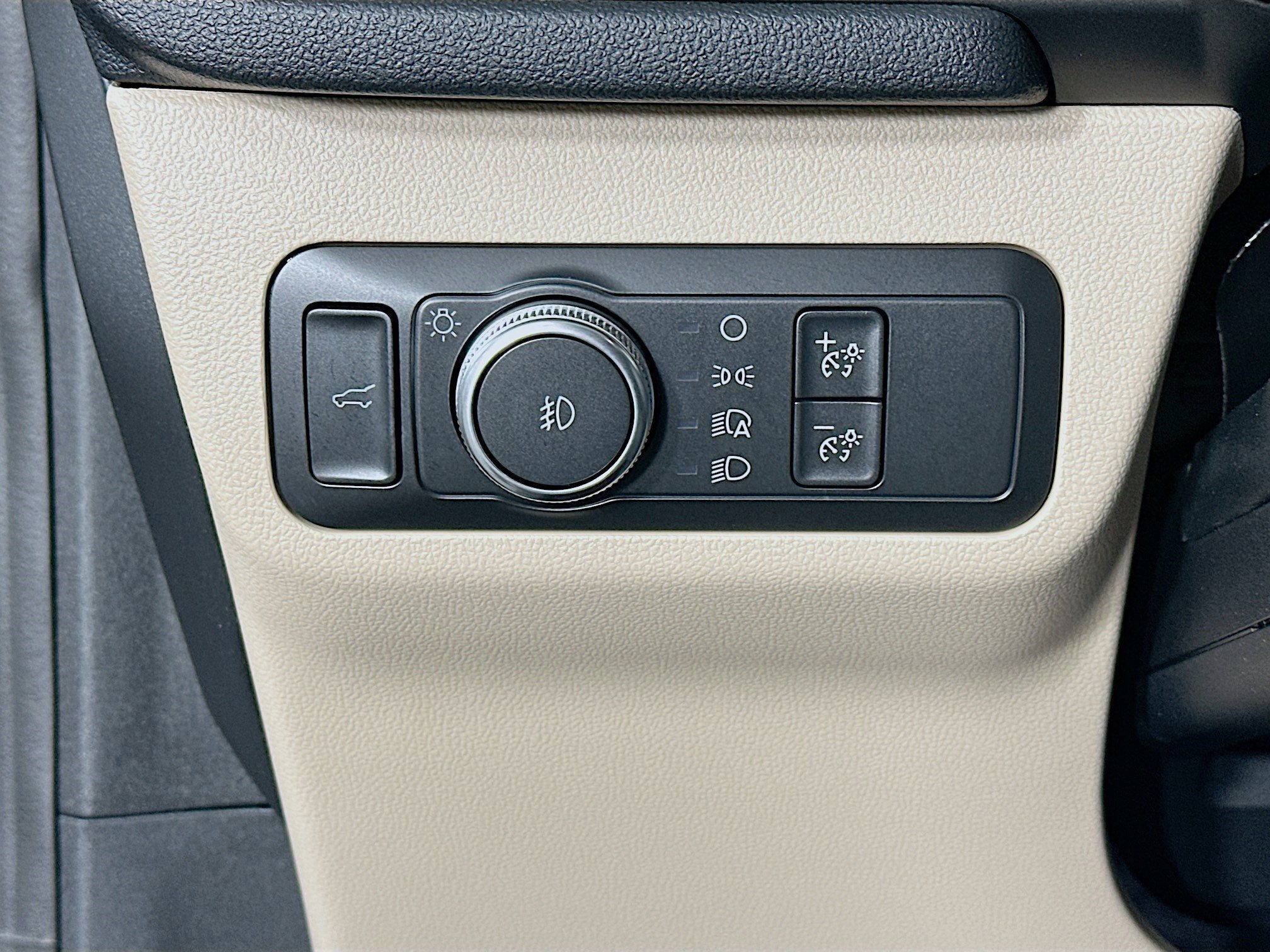 Used 2020 Ford Escape SEL image 10