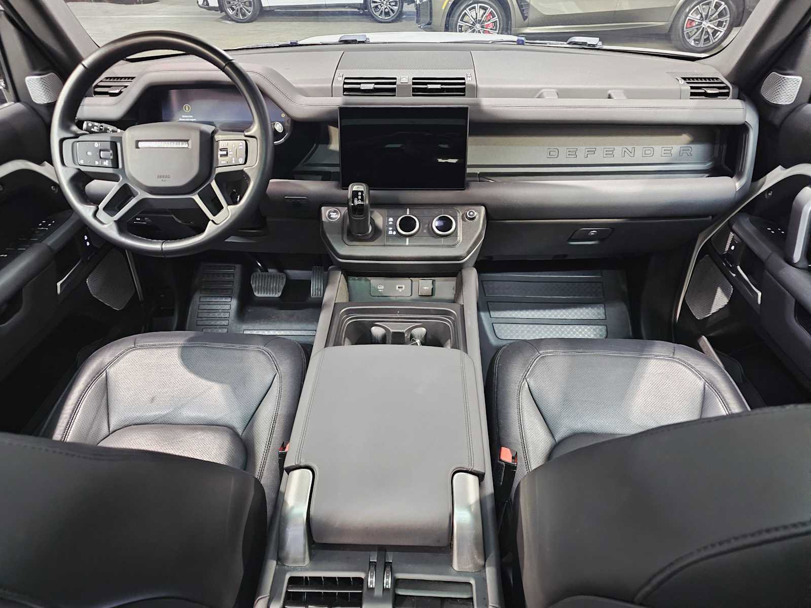 Used 2024 Land Rover Defender 130 X-Dynamic SE image 10