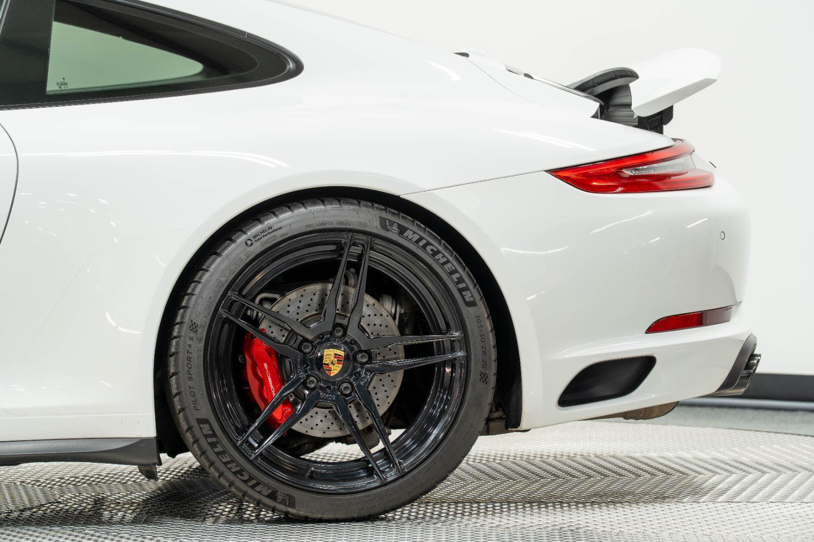 Used 2018 Porsche 911 Carrera 4S AWD/4WD image 11