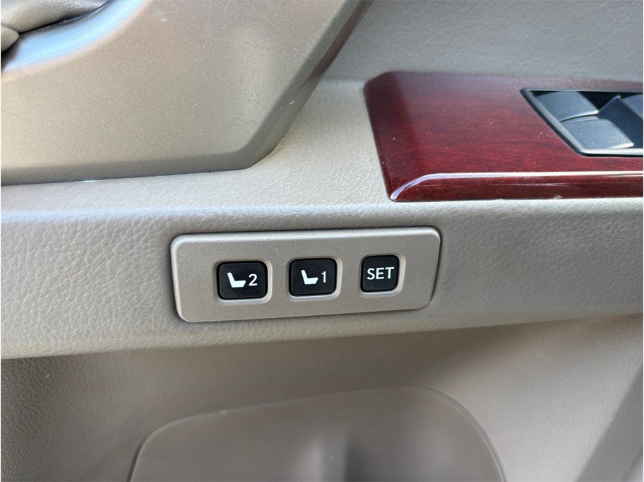 Used 2018 Lexus GX 460 Premium w/ Premium Package AWD/4WD image 22