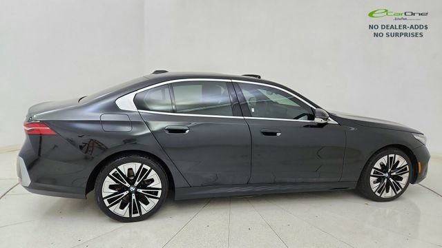Used 2024 BMW 530i image 6