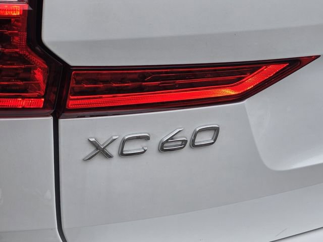 Used 2024 Volvo XC60 T8 Plus image 10