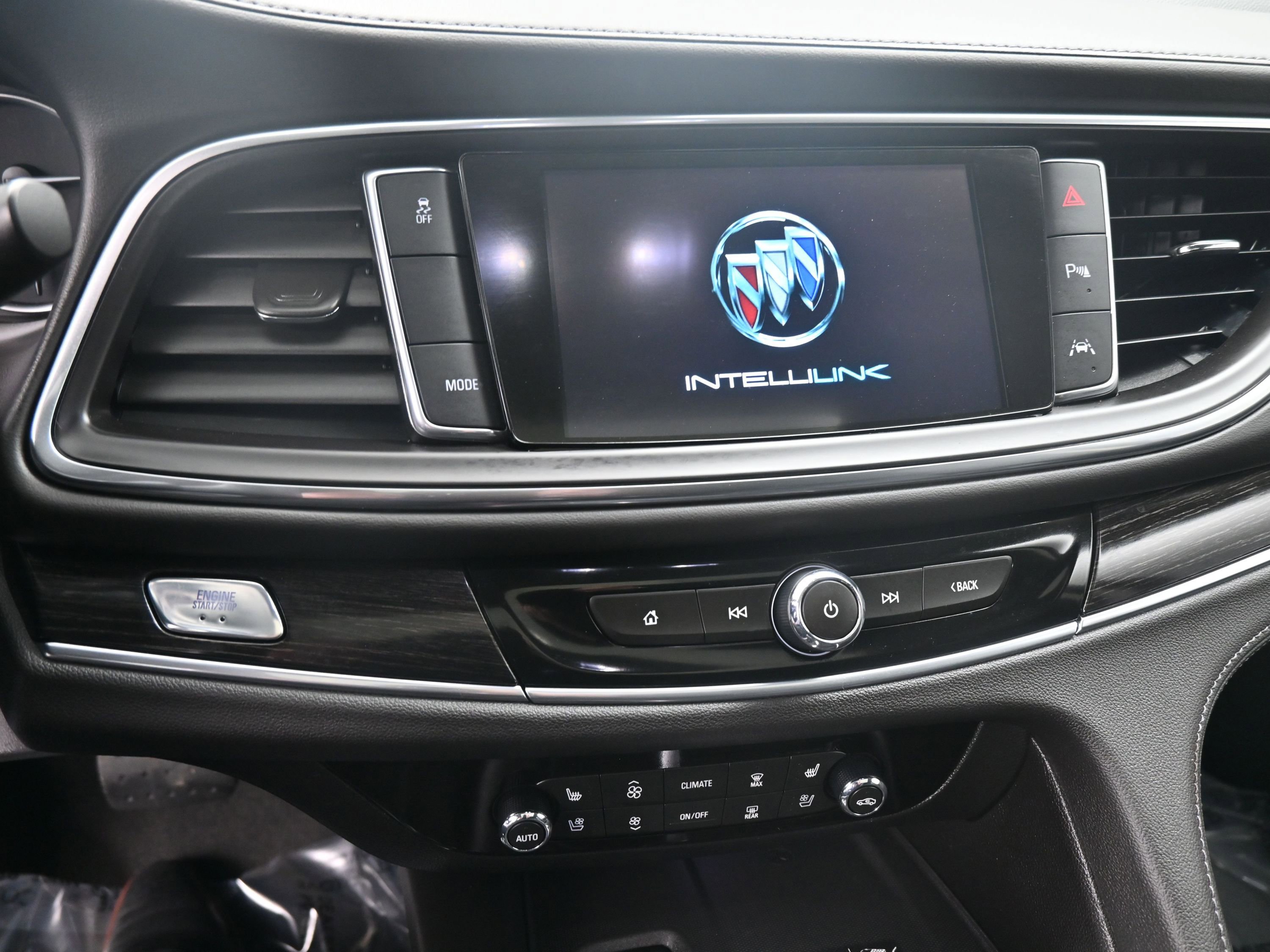 Used 2019 Buick Enclave Avenir w/ Avenir Technology Package FWD image 16