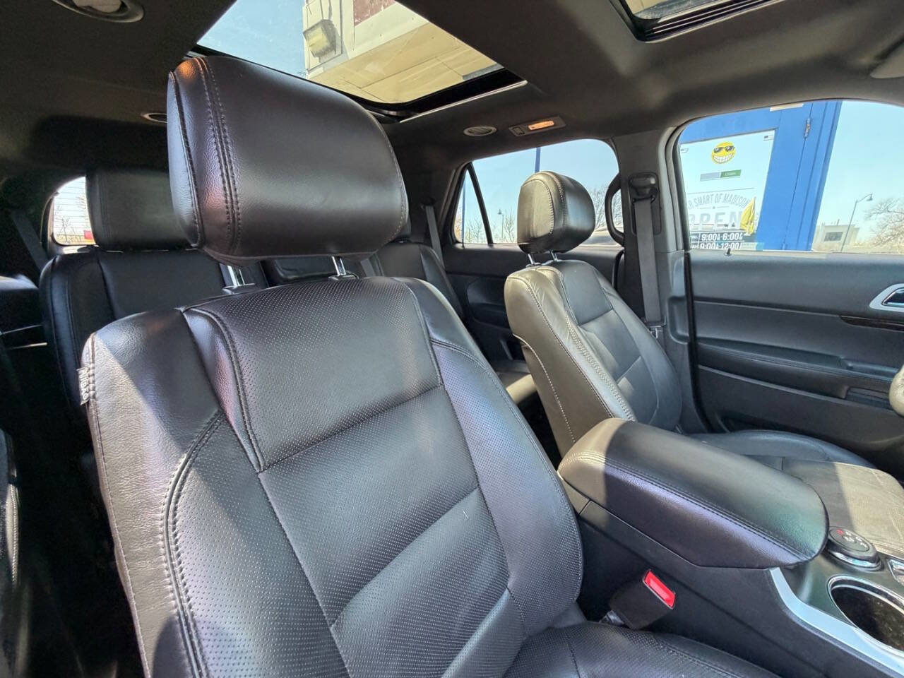 Used 2014 Ford Explorer Limited w/ Equipment Group 301A AWD/4WD image 47