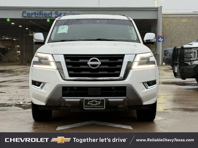 Used 2023 Nissan Armada Platinum w/ Captain's Chairs Package RWD image 3