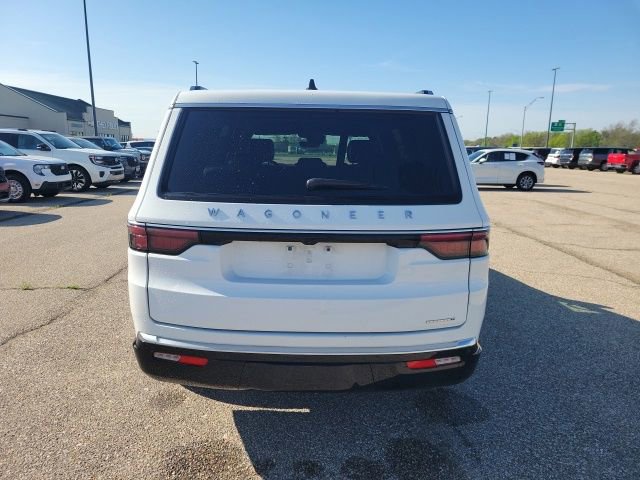 Used 2024 Jeep Wagoneer Series II w/ Flexible Seating Group image 24