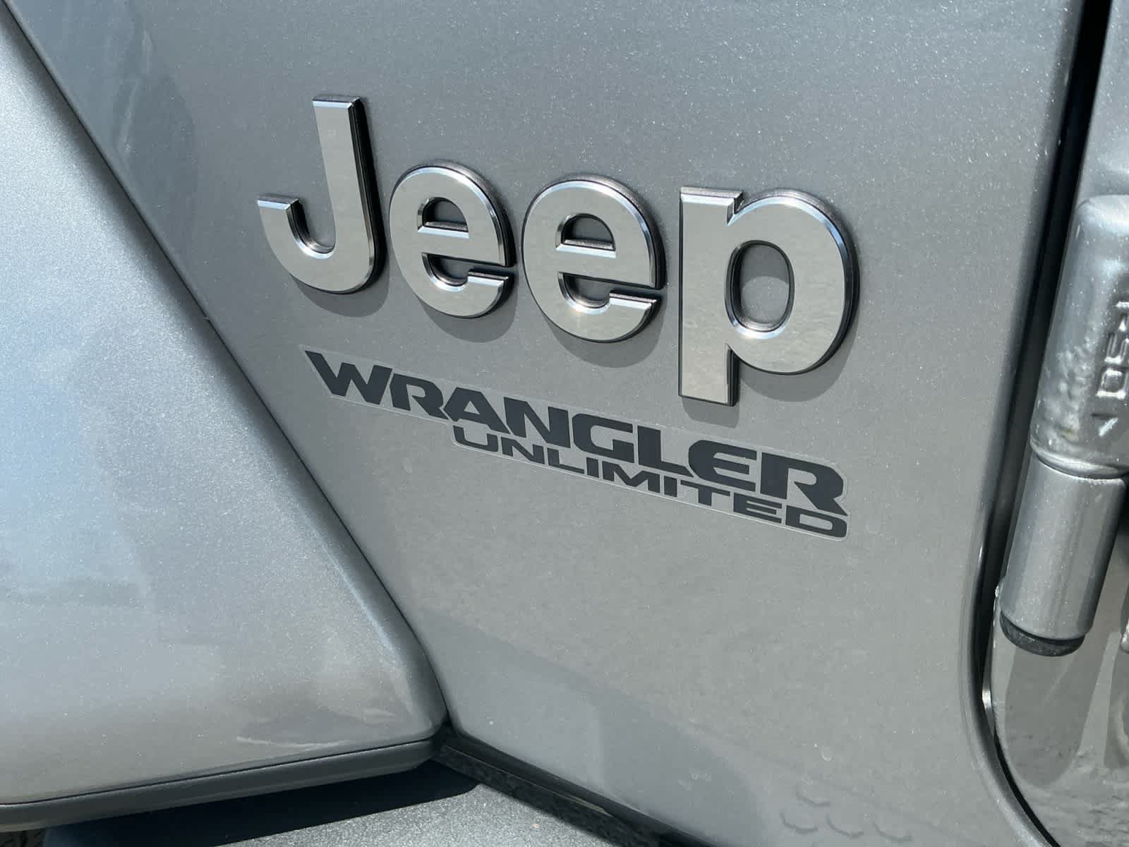 Used 2018 Jeep Wrangler Unlimited Sahara w/ LED Lighting Group AWD/4WD image 16