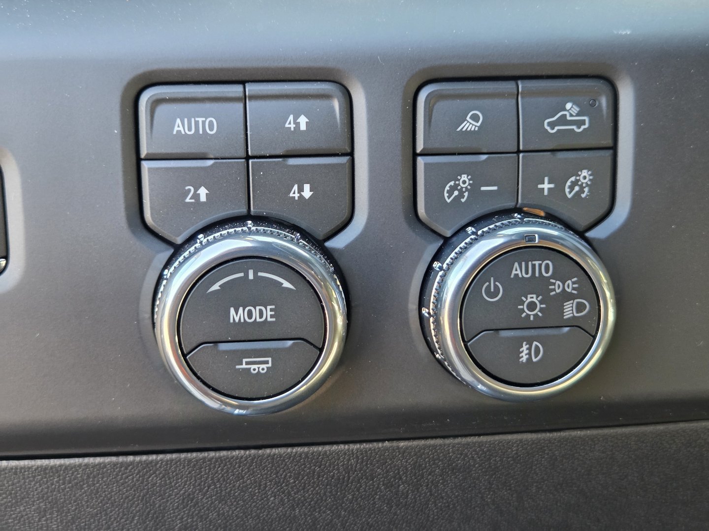 New 2026 GMC Sierra 2500 AT4 AWD/4WD image 30
