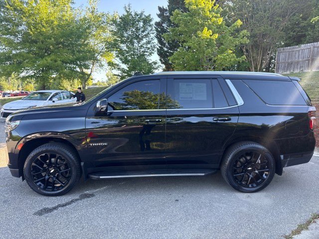 Used 2022 Chevrolet Tahoe LT w/ Luxury Package AWD/4WD image 4