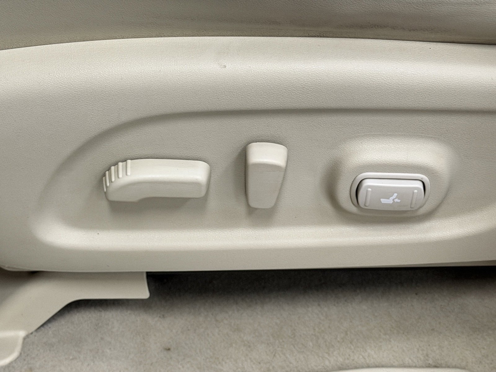 Used 2013 INFINITI JX35 Base w/ Premium Pkg image 22