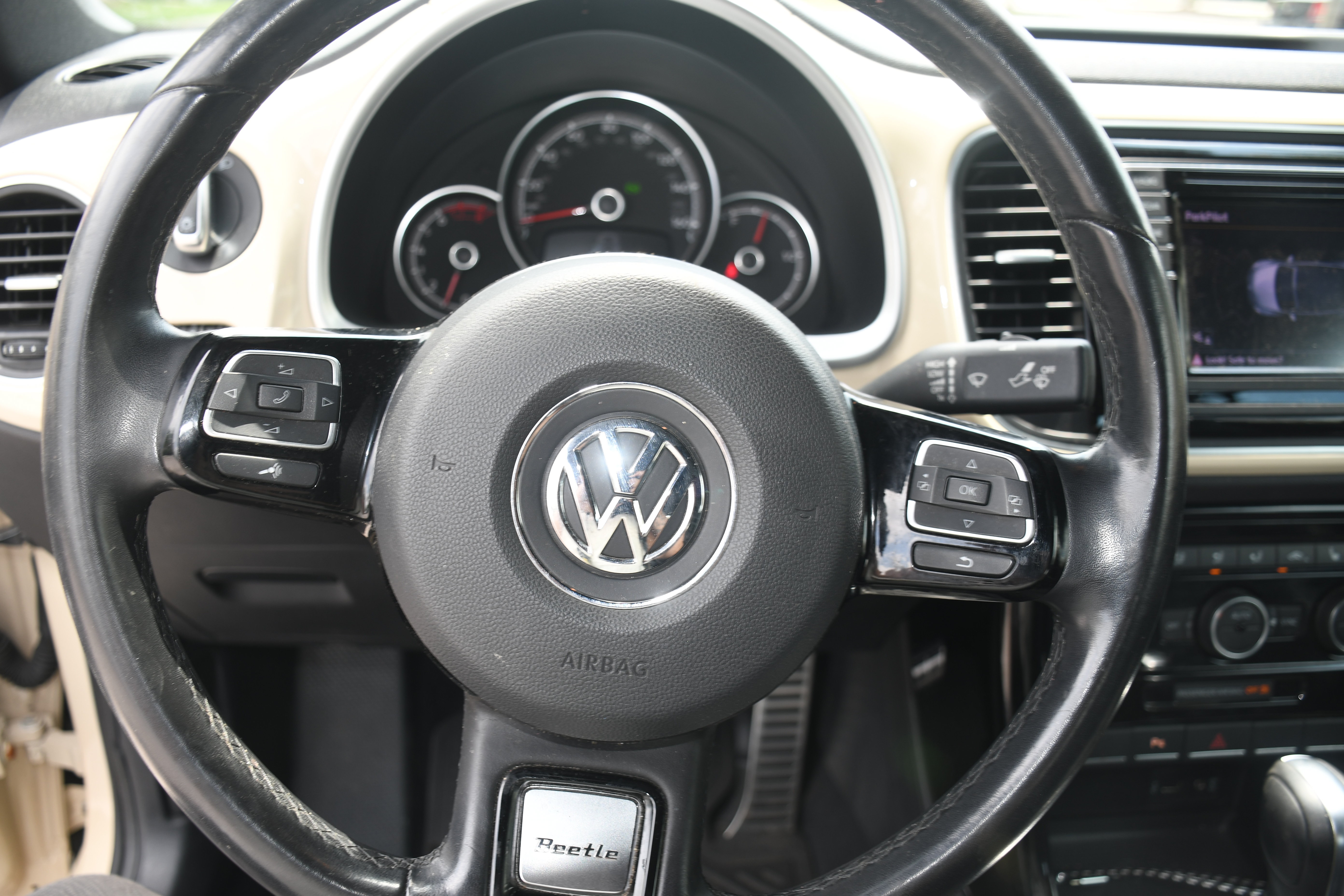 Used 2019 Volkswagen Beetle 2.0T Final Edition SEL FWD image 14