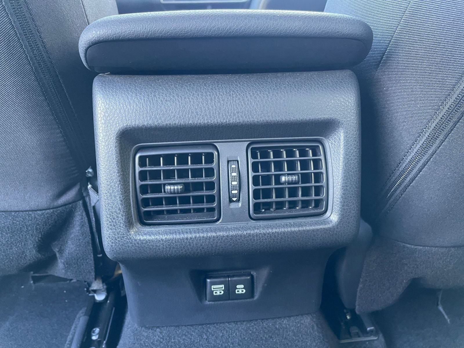 Used 2025 Toyota Camry LE image 24