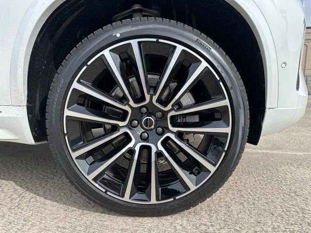 New 2026 Volvo XC90 B6 Plus w/ Protection Package Premier image 9