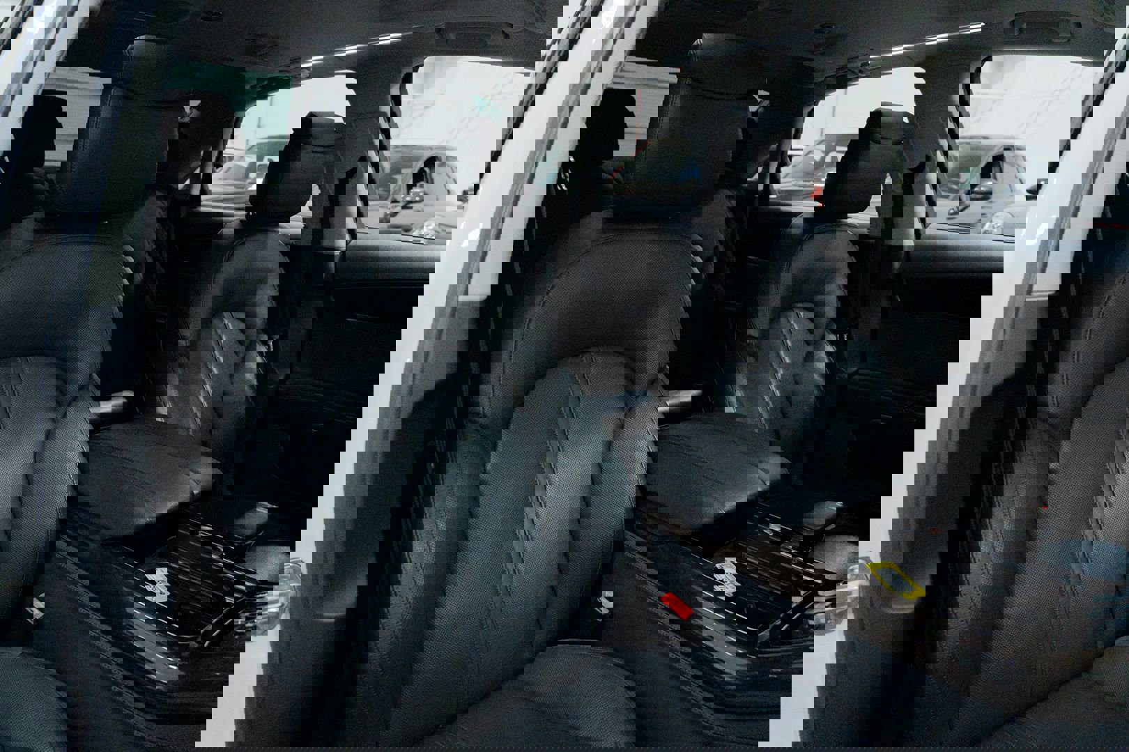 Used 2015 Audi A8 L TDI w/ Premium Package image 30