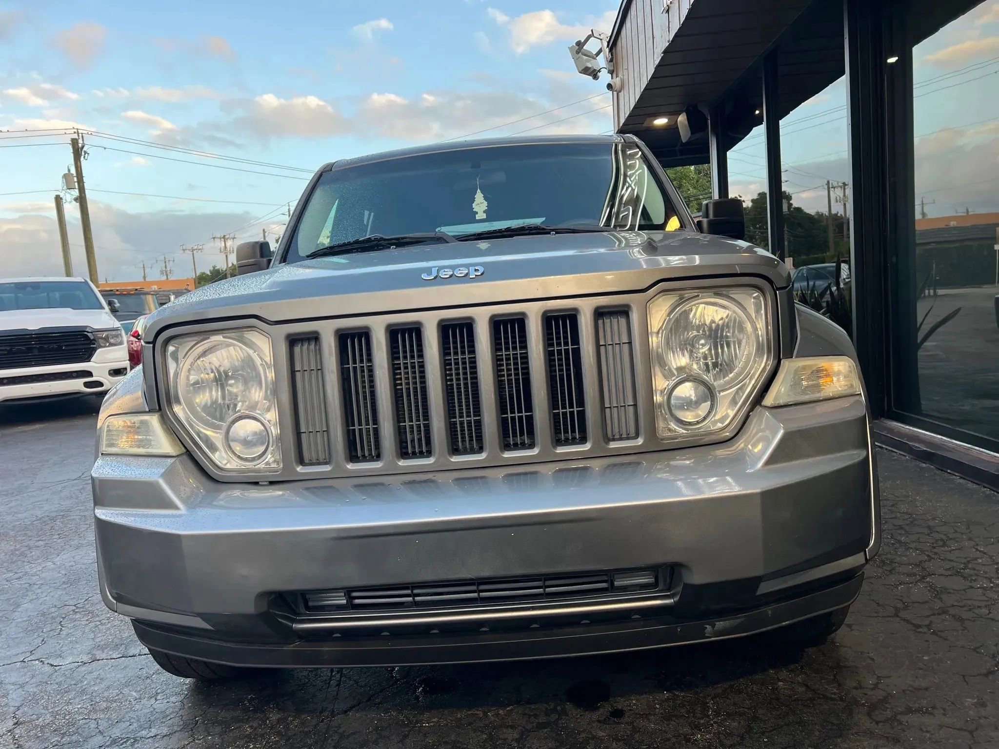 Used 2012 Jeep Liberty Sport image 5