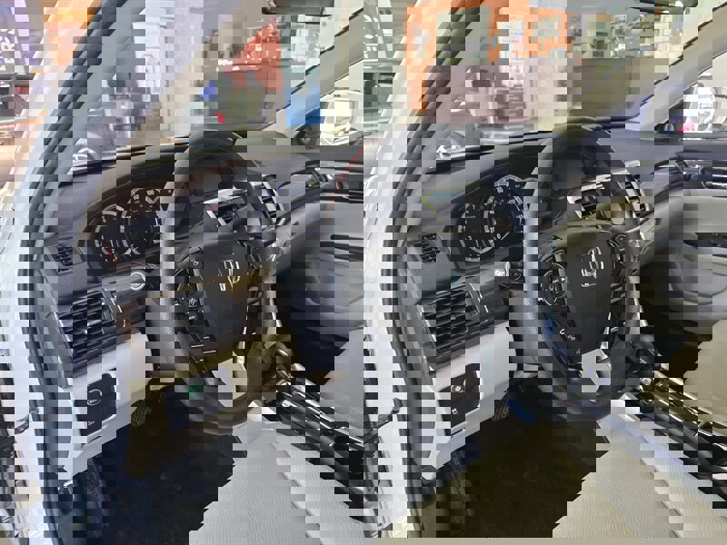 Used 2016 Honda Accord EX image 8