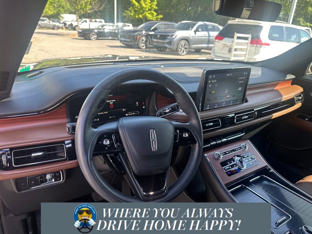 Used 2023 Lincoln Aviator Reserve w/ Equipment Group 201A image 12
