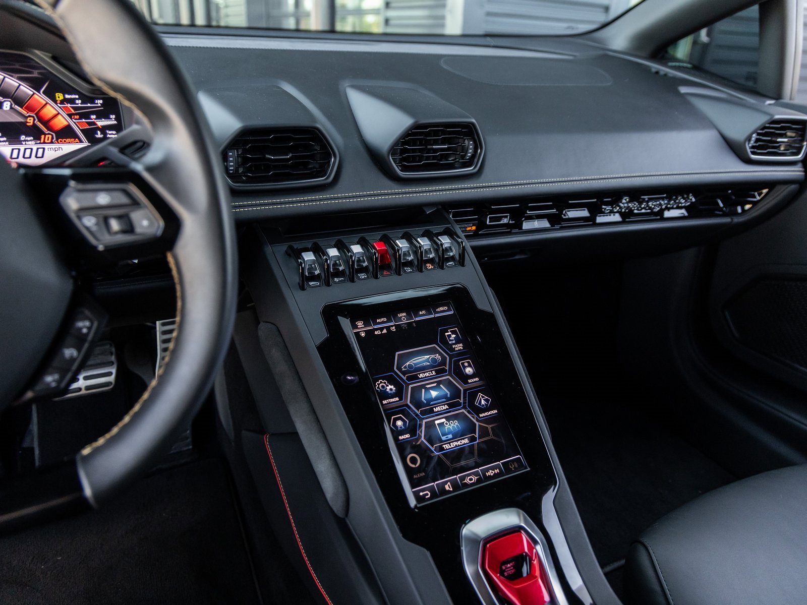 Used 2020 Lamborghini Huracan EVO image 38